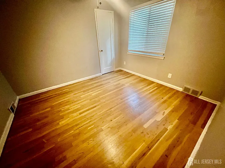 34 Kate Ln — Photo 10