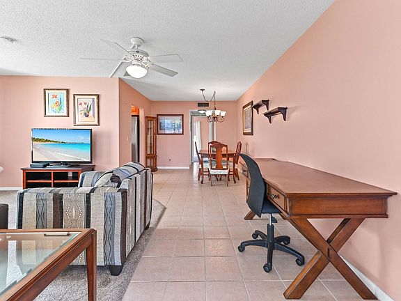 2nd image of 25 Prescott B #25