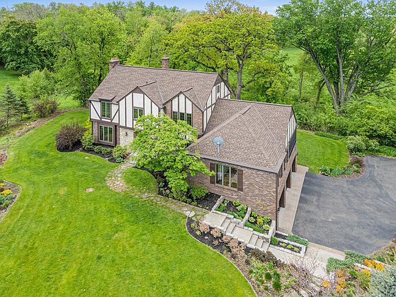 4th image of 3 Meadow Ln