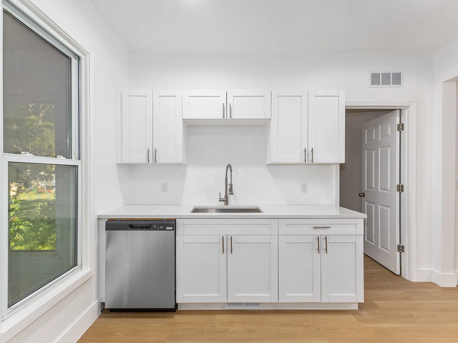 2 bed, 800 sqft, $1,650 — Photo 4