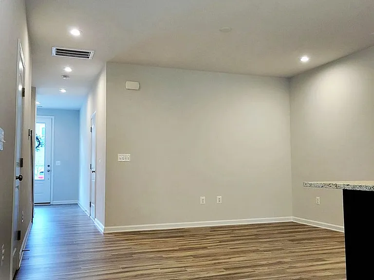 9220 Saint Charles Cir — Photo 4
