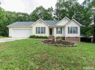 702 Edgeworth Ct, Fuquay Varina, NC 27526