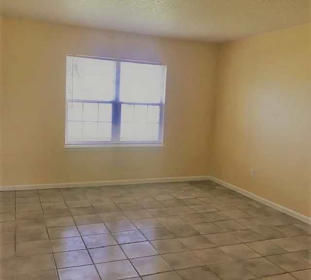 742 Leopard Ct — Photo 4