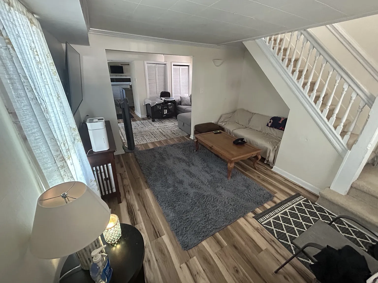 3 bed, 1.5 bath, 2000 sqft, $3,200 — Photo 1