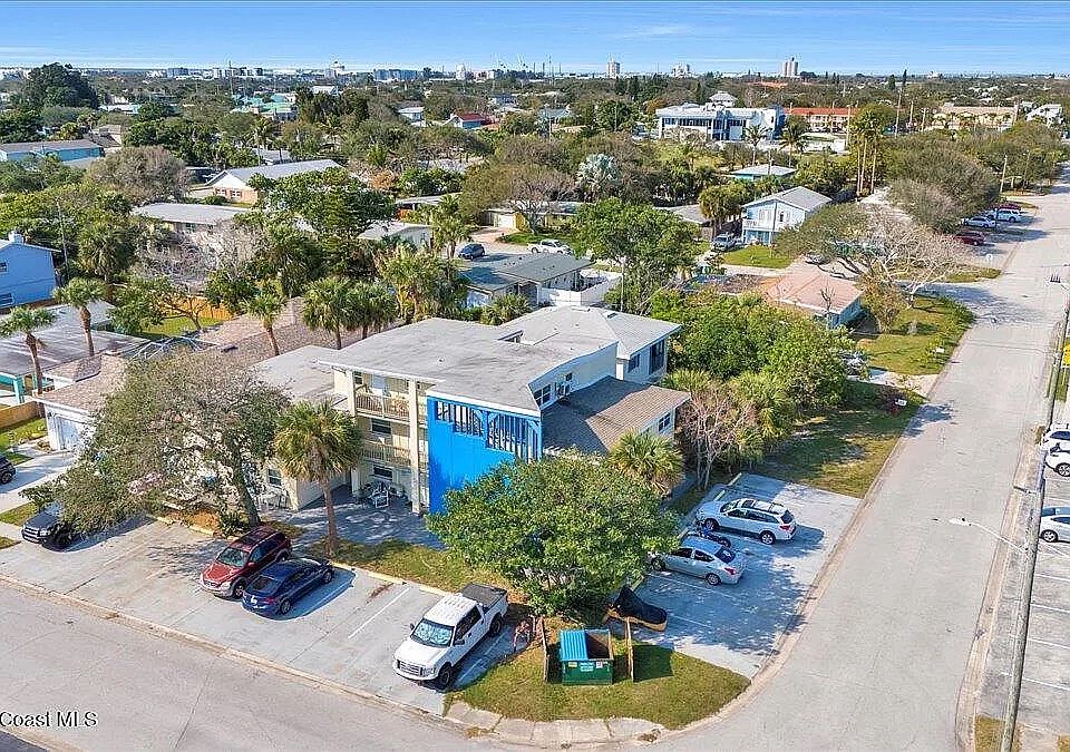 2nd image of 7521 Magnolia Ave