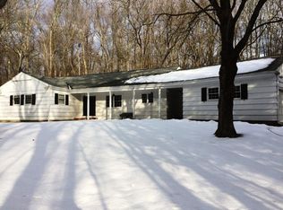 19 Cedar Acres Rd, Woodbridge, CT 06525