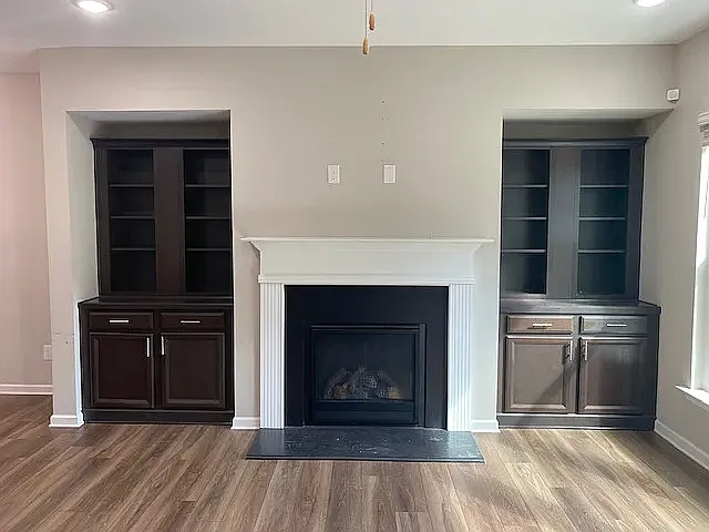1368 Endicott Ct — Photo 17