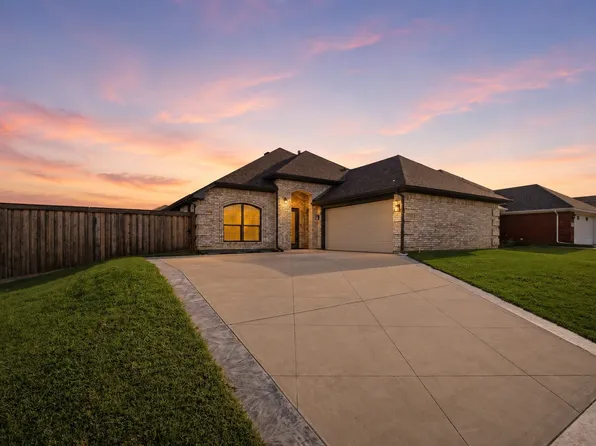 9101 Autumn Falls Dr, Fort Worth, TX 76118