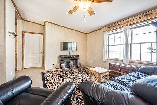 4th image of 412 Sunny Dale Dr