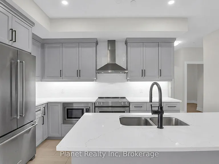 71 Wyndham St S #712 — Photo 5