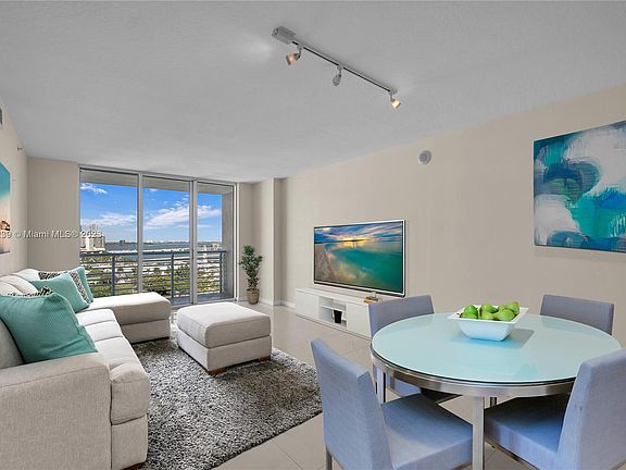 2nd image of 325 Biscayne Blvd #2314