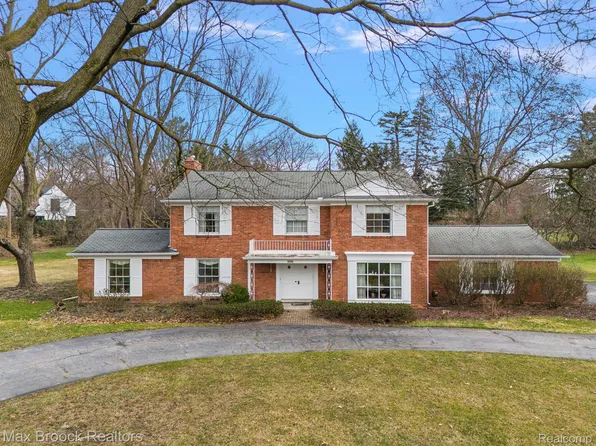 980 Timberlake Dr, Bloomfield Hills, MI 48302