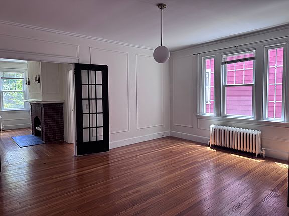 4th image of 142 Everit St Unit 1