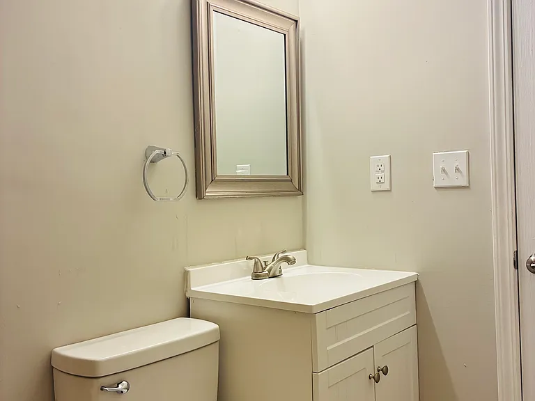 407 Gardner St — Photo 22
