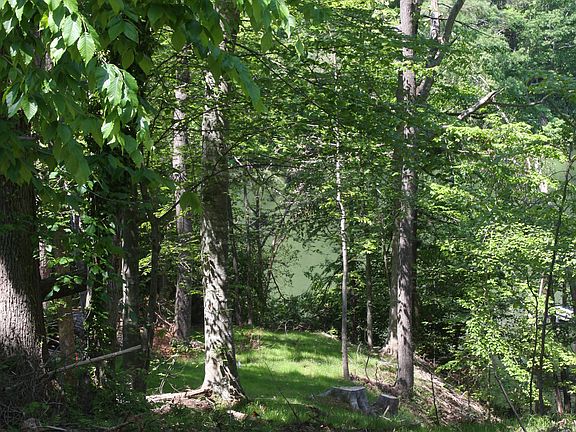 3rd image of 975 24th Avenue Dr NW