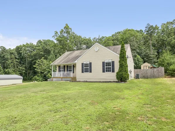 13378 Mason St, Woodford, VA 22580