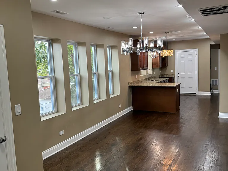 7316 S Rockwell St #1 — Photo 8