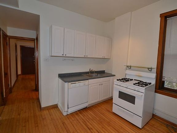 2nd image of 1927 W Schiller St APT 2R