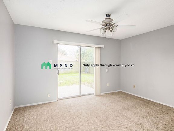 5th image of 1015 Western Hills Dr