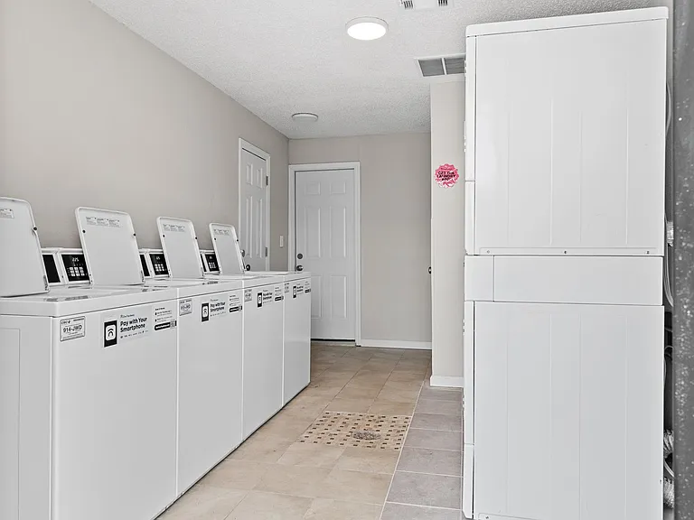 Avia Apartments — Photo 4