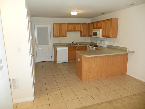 3rd image of 311 Burnside Dr