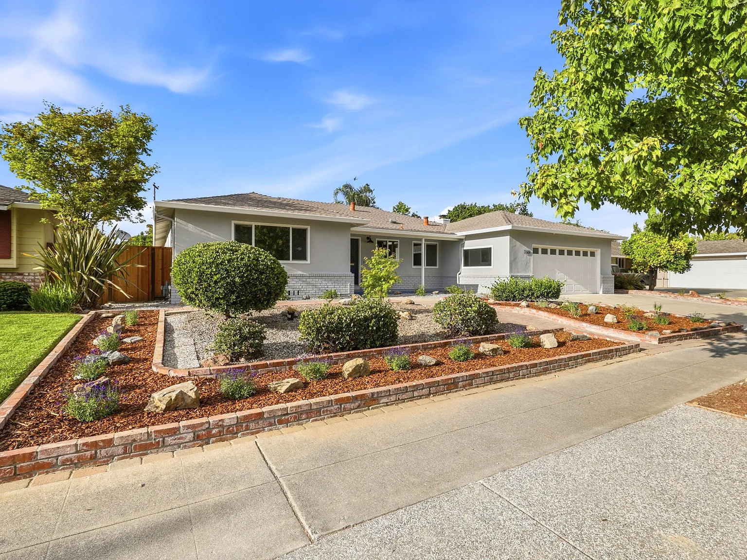 3 bed, 2.5 bath, 1853 sqft, $5,700 — Photo 3