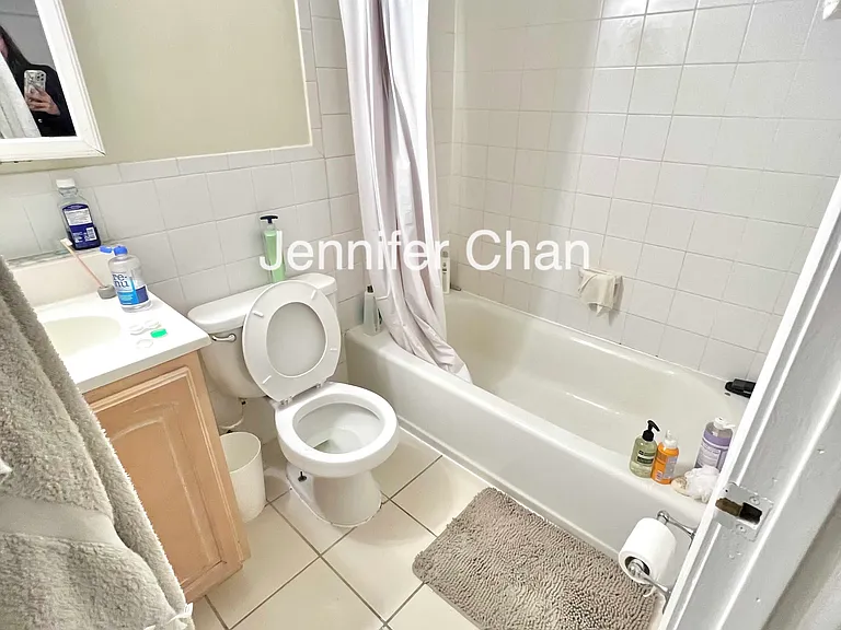 19 Braemore Rd #4 — Photo 6