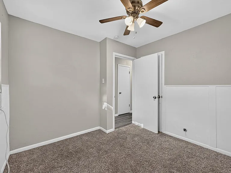 208 D St — Photo 15