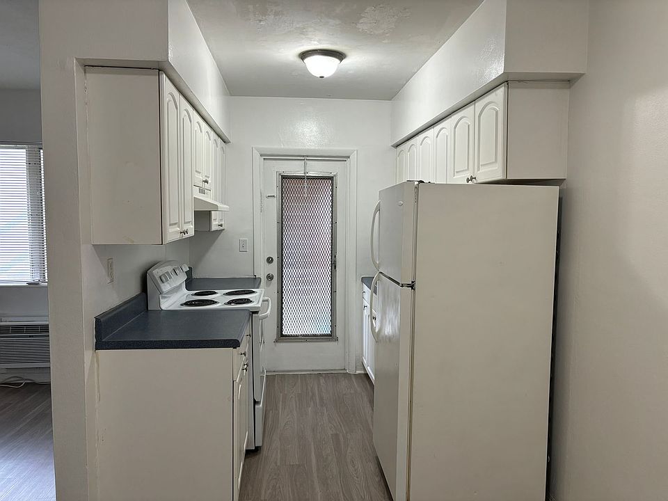1st image of 1421 SE 3rd Ct #3