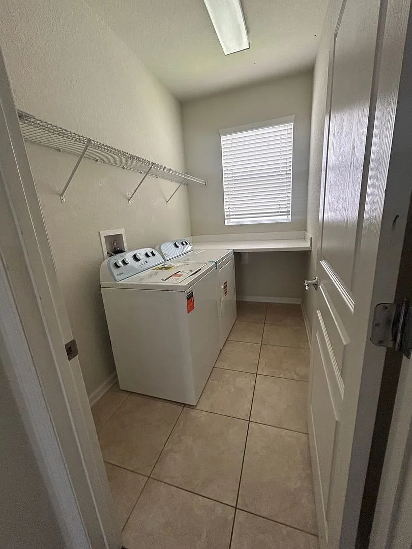 7454 Tattant Blvd, Windermere, FL 34786 3 bedroom 2 bath 2 car garage — Photo 3