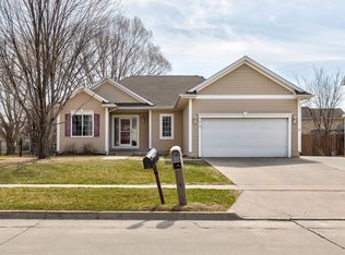 570 SE Parker Dr, Waukee, IA 50263