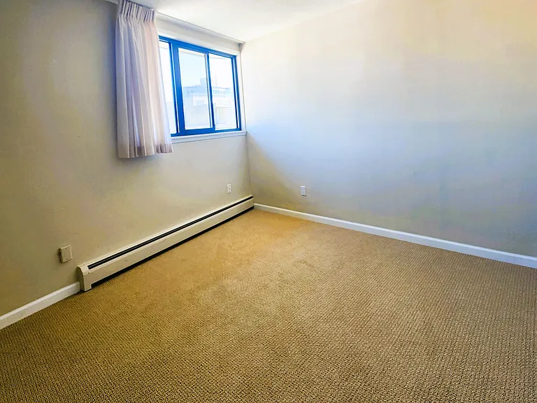2180 Argyle Ave #604 — Photo 6