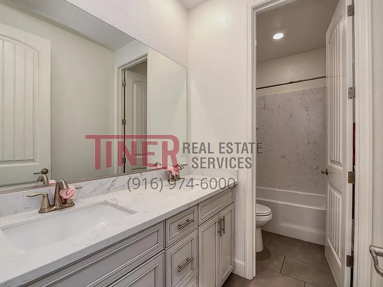 4016 Setucket St — Photo 33