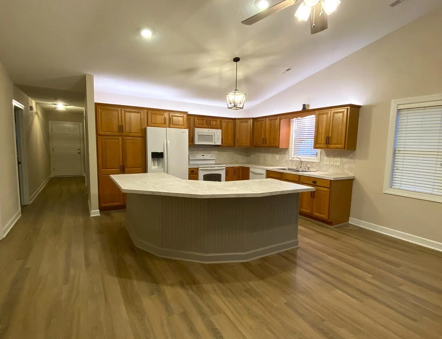 2 bed, 2.0 bath, 1288 sqft, $1,375 — Photo 3