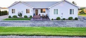 1st image of 213 Lakeview Dr
