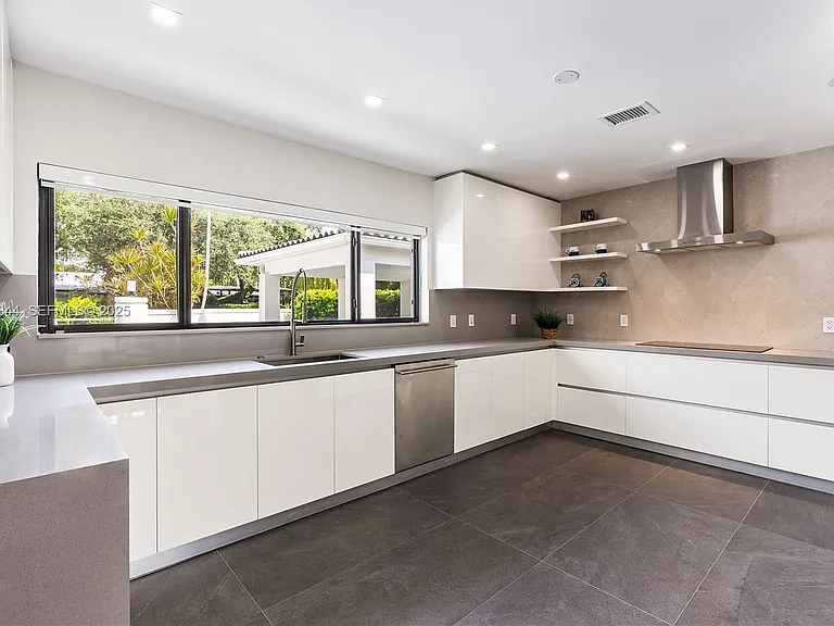1600 Micanopy Ave #O — Photo 11