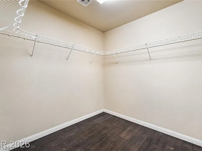 5282 Ledgewood Creek Ave — Photo 15