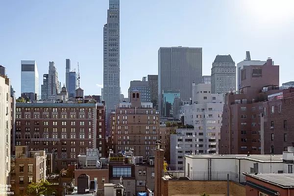 1st image of 44 E 67th St