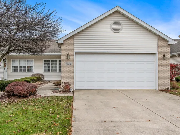 1634 Dogwood Dr, Crown Point, IN 46307