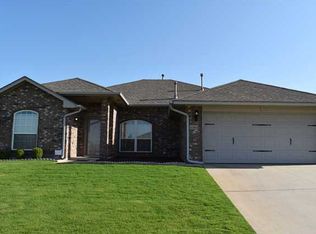 1101 Falco Concolor Dr, Norman, OK 73072