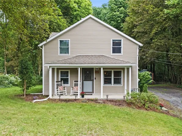 2393 Glover Rd, Marcellus, NY 13108