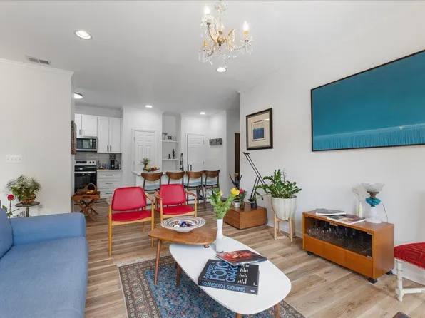 800 Savannah Ridge Rd Unit 109, Holly Springs, NC 27540