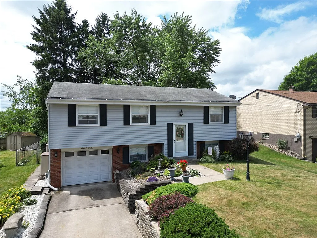 142 William Cir photo 1