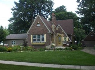 615 N 11th St, Rochelle, IL 61068