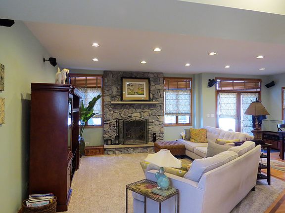 Family Room 15x15 plus 7x16