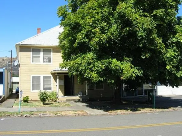 860 SE Rose St #1-4, Roseburg, OR 97470