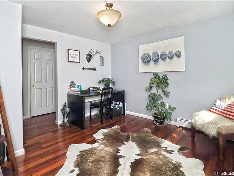 166 Hall St — Photo 9