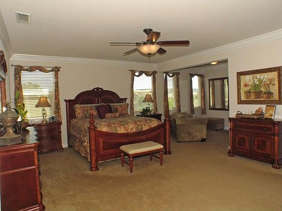 4th image of 7945 Belhaven Way