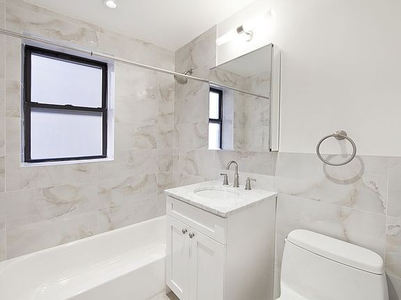 5th image of 500 Cathedral Pkwy APT 6C