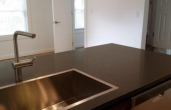 4th image of 74 Elysian Ave #1